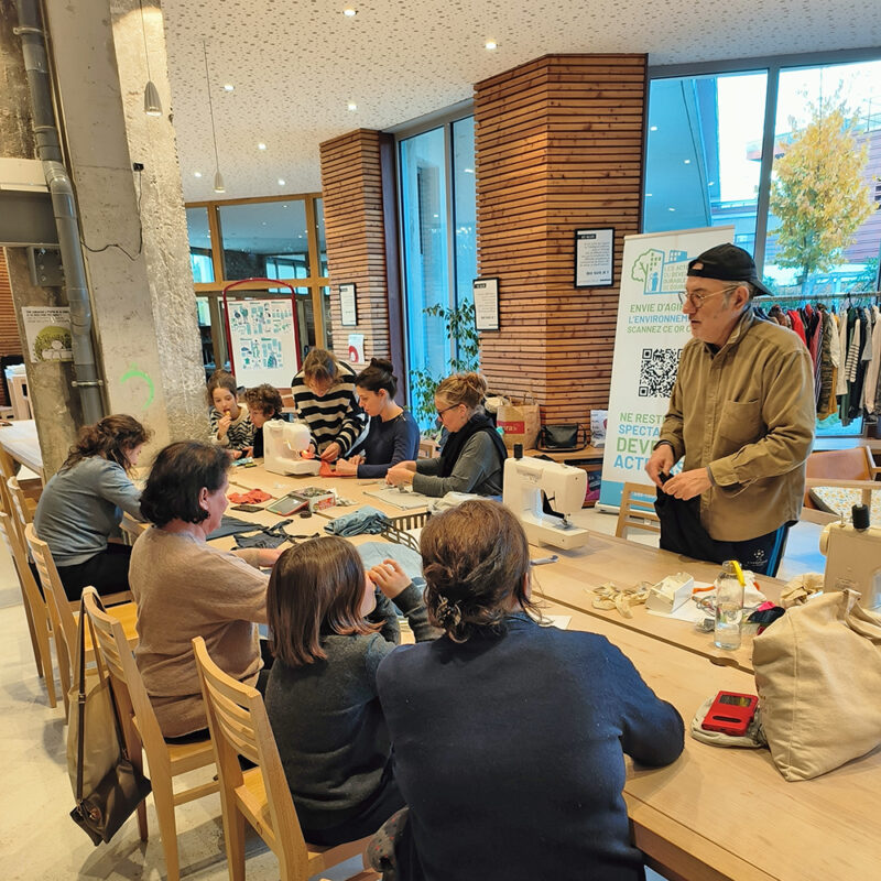 Ateliers autour de la couture, la réparation et l'upcycling