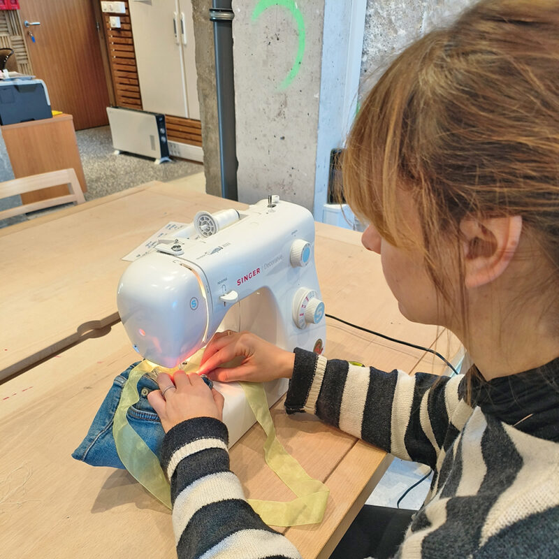 Ateliers autour de la couture, la réparation et l'upcycling